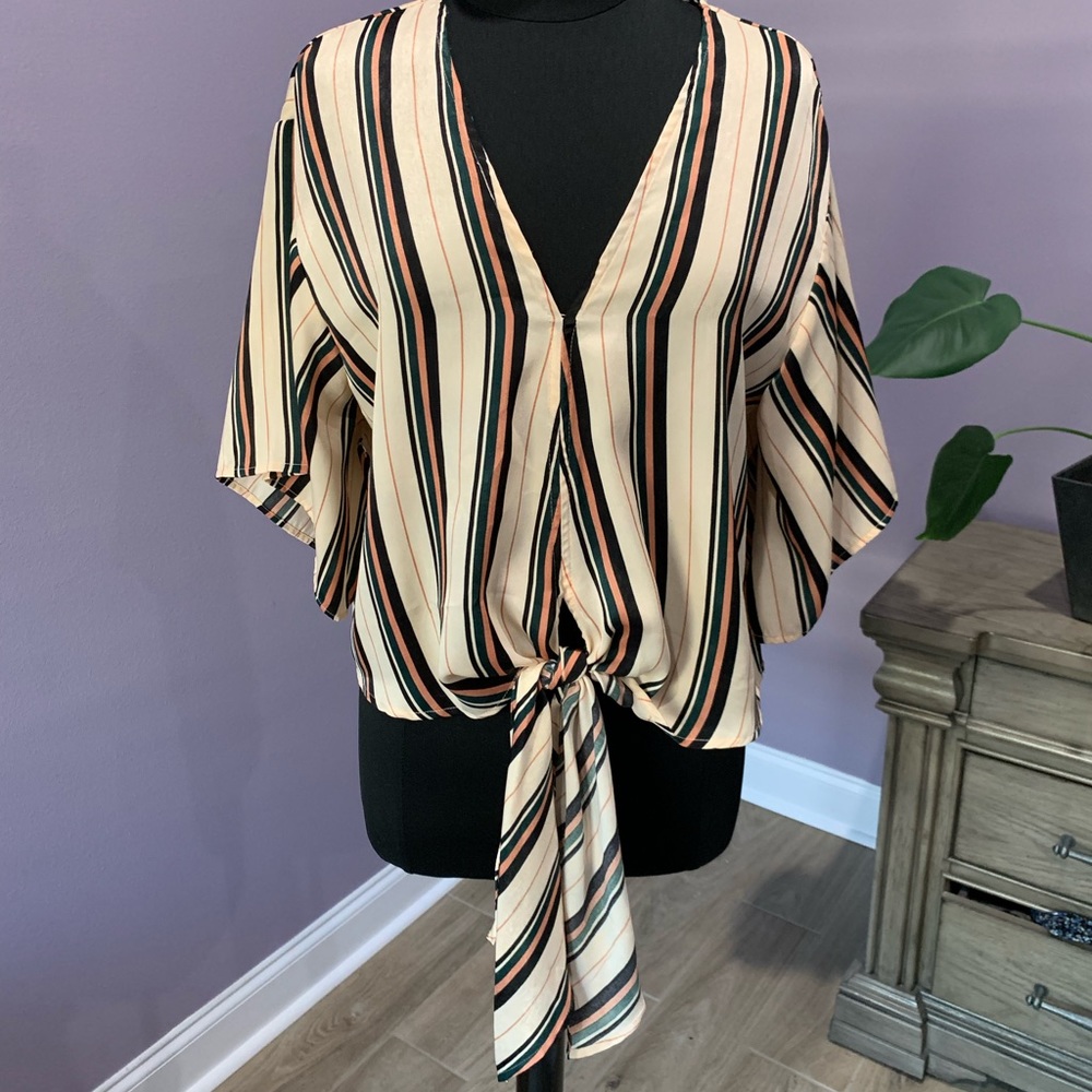 Women’s Tie-front blouse